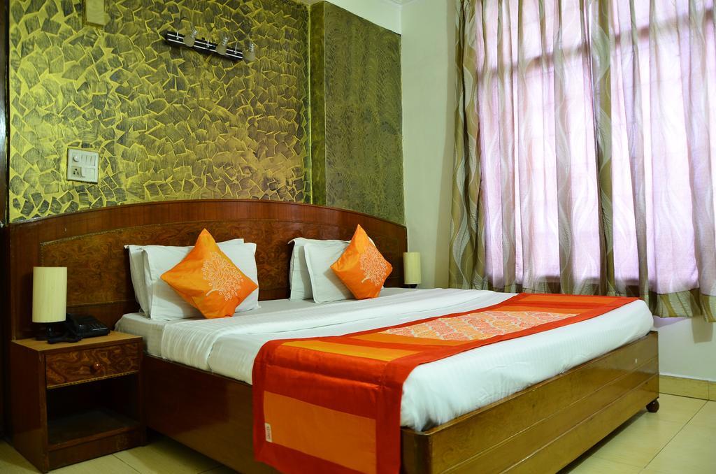 Airport Hotel Paradise International Nova Deli Quarto foto